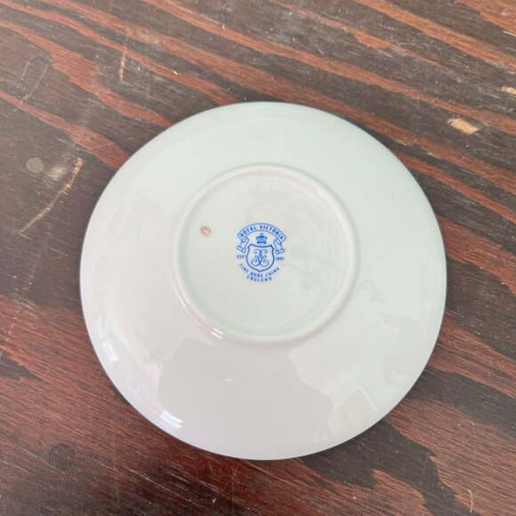 Roya Victoria Rose Bud Fine Bone China Cup, Saucer Set Gold Trim 1801 England - Picture 6 of 7